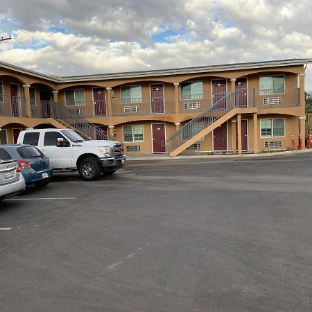 كورونا، ريفيرسيدي، كاليفورنيا Desert Inn Motel المظهر الخارجي الصورة