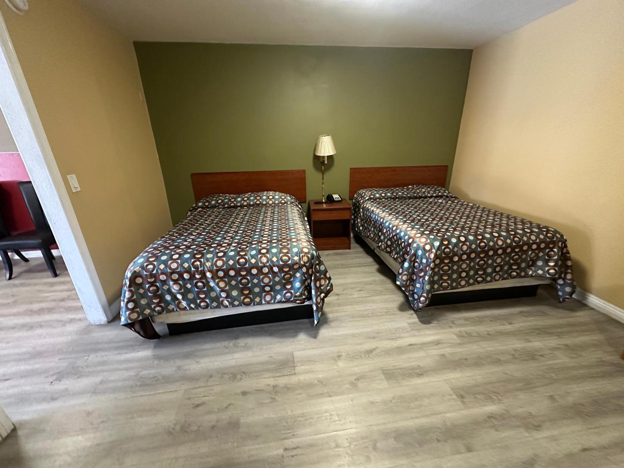 كورونا، ريفيرسيدي، كاليفورنيا Desert Inn Motel المظهر الخارجي الصورة